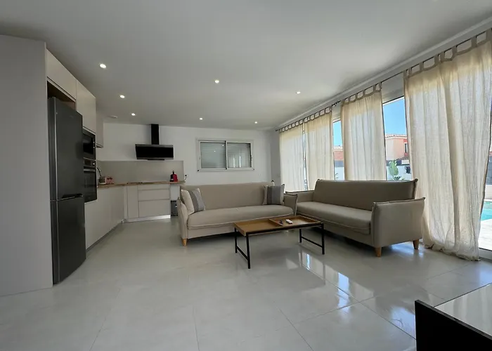 Belle Villa Contemporaine Piscine Privee